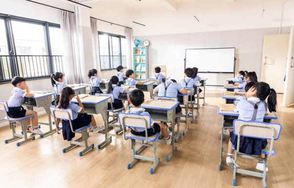 智慧校园接入电子学生证 无娱乐功能 替代手机进校园